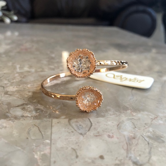 Light pink faux Druzy gold bracelet cuff - Picture 4 of 8